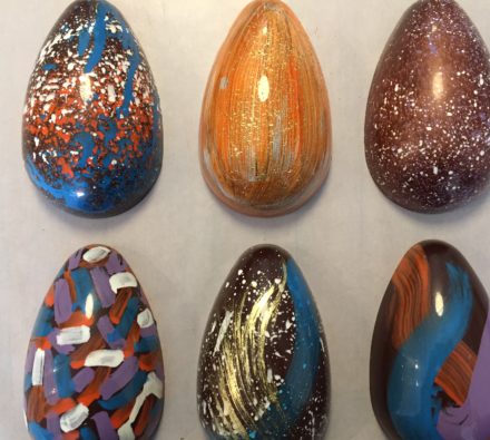 Ovos de Páscoa pintados - Curso de Coloração em Chocolate - Méli-Mélo chocolat